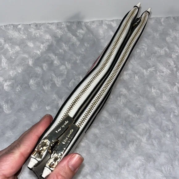 kate spade Lucky Draw Queen of Spades Card Crossbody Bag - Picture 10 of 17